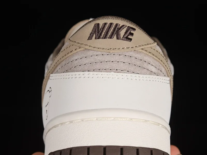 All Categories Nk SB Dunk Series Nk SB Dunk Low Low-top sneakers Otomo Katsuhiro x Nk SB Dunk Low "Steamboy OST" Otomo Katsuhiro co-branded SB low-top sports and leisure sneakers LF0039-031